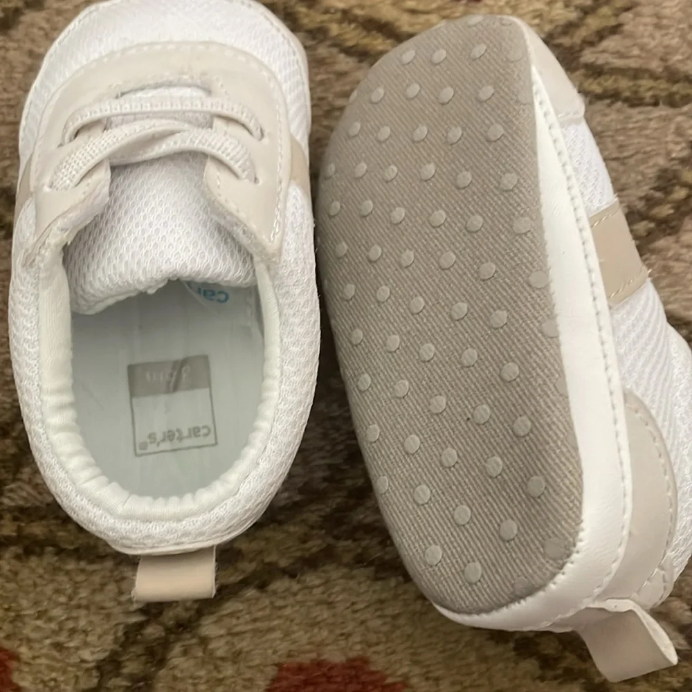 NEW Carter's White & Cream Sneakers with Breathable Mesh Baby softees Size:3-6M